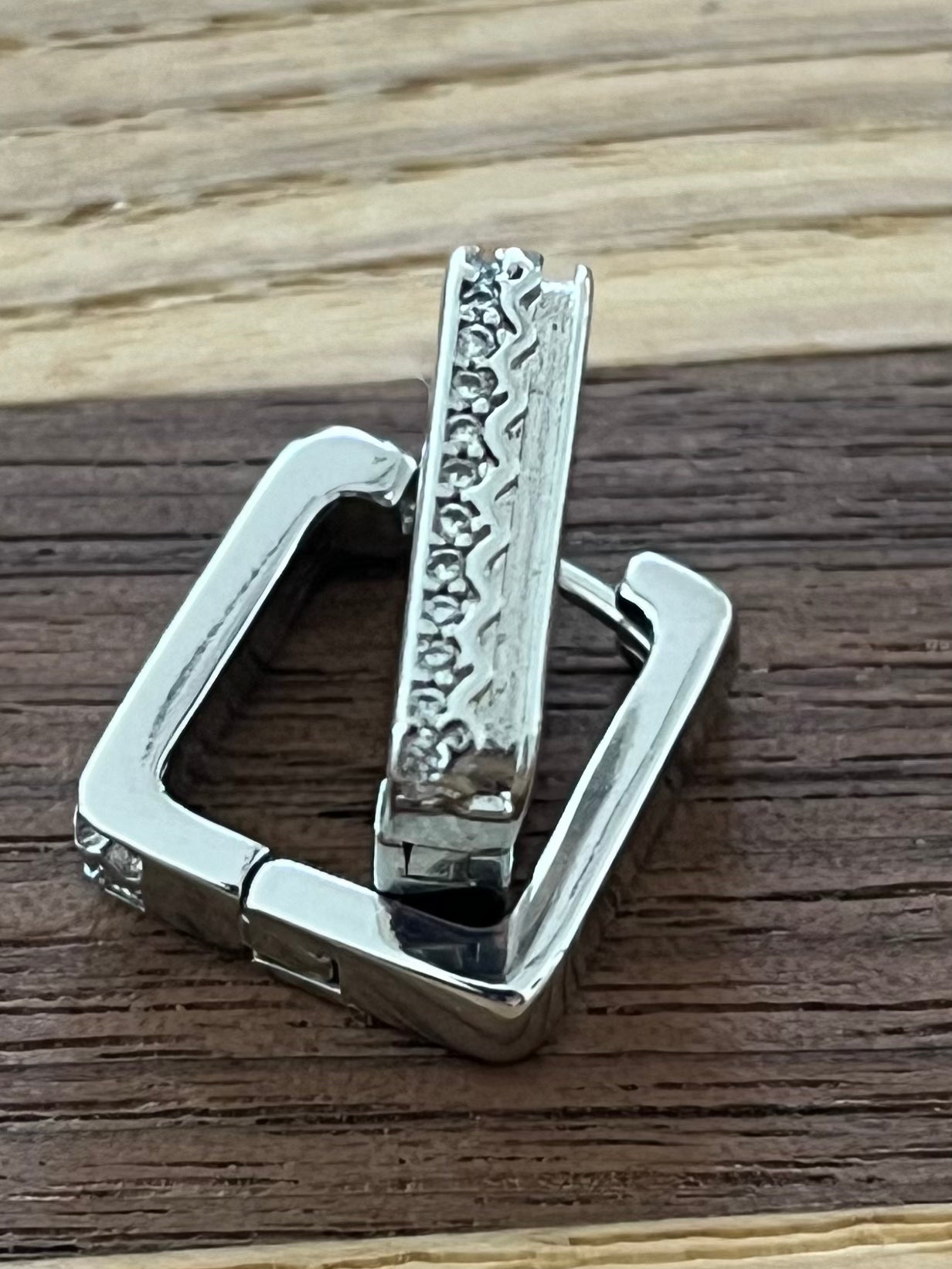 Wavy Square Huggie