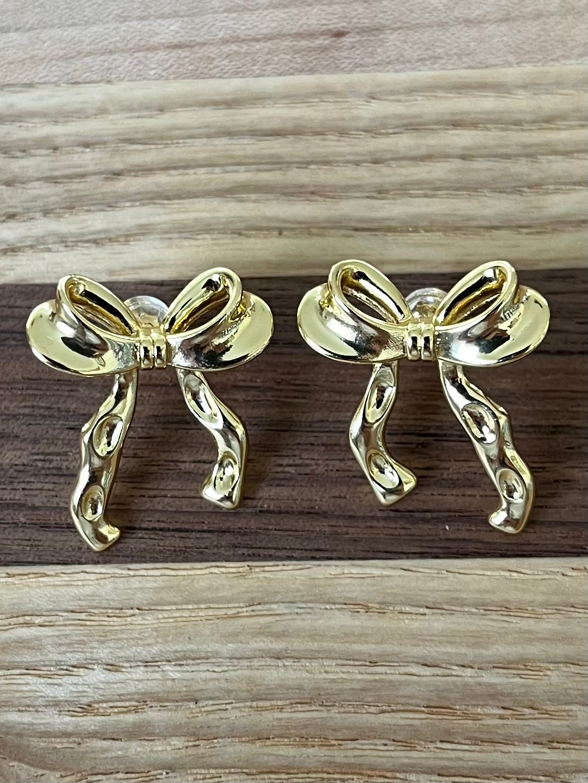 Textured Bow Stud