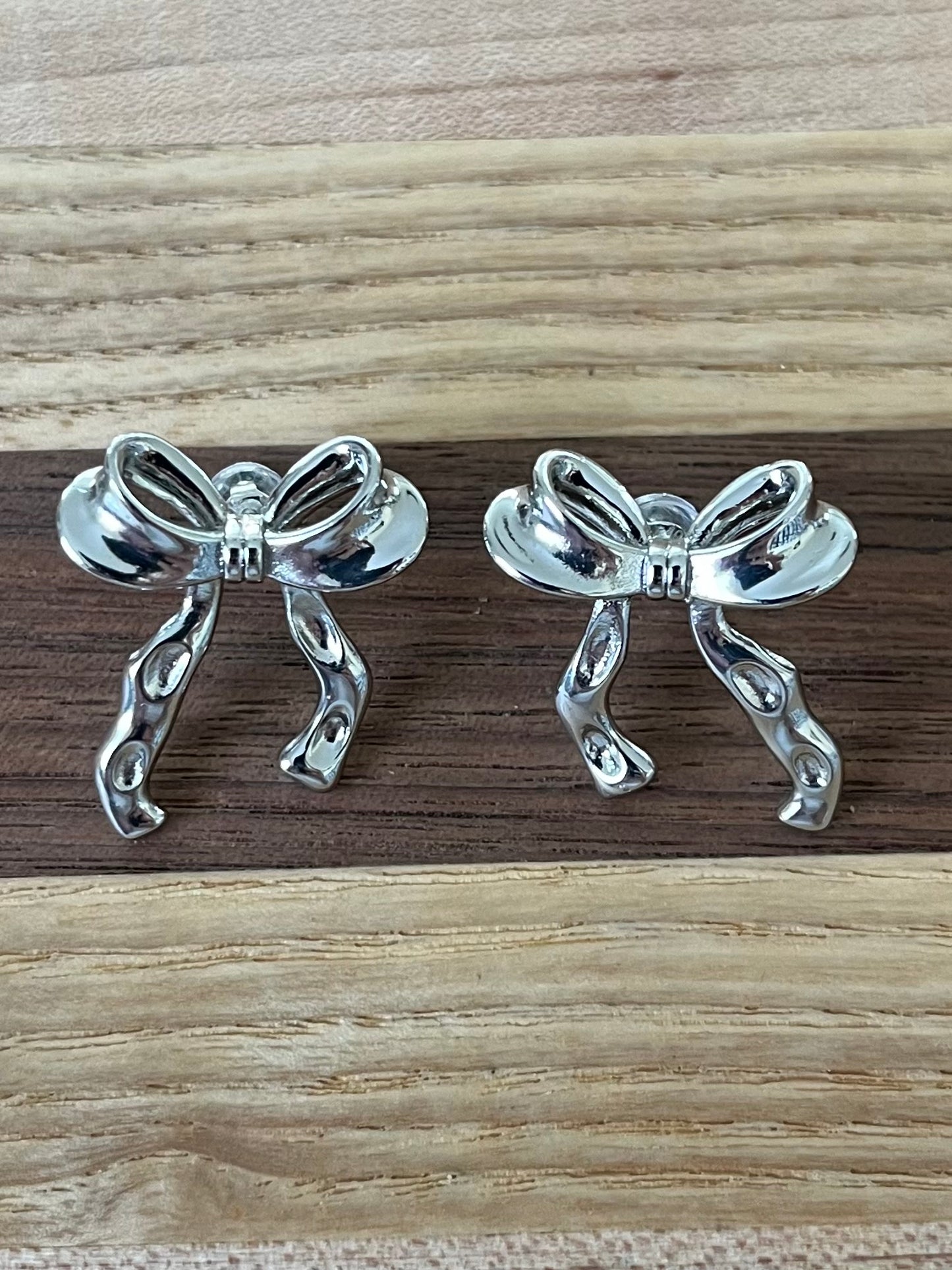 Textured Bow Stud