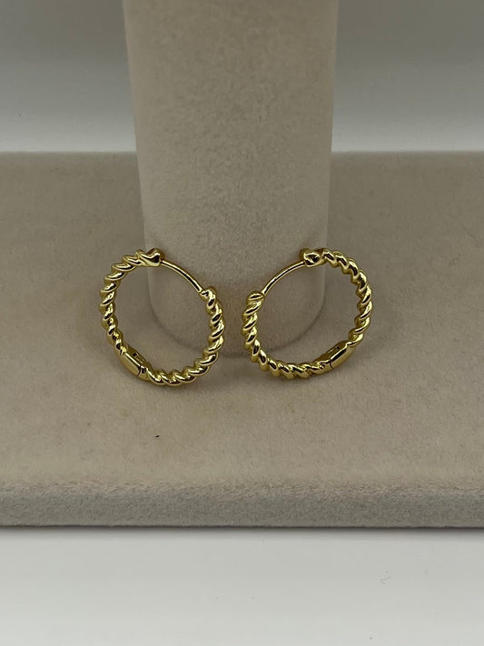 Circle Twist Huggies