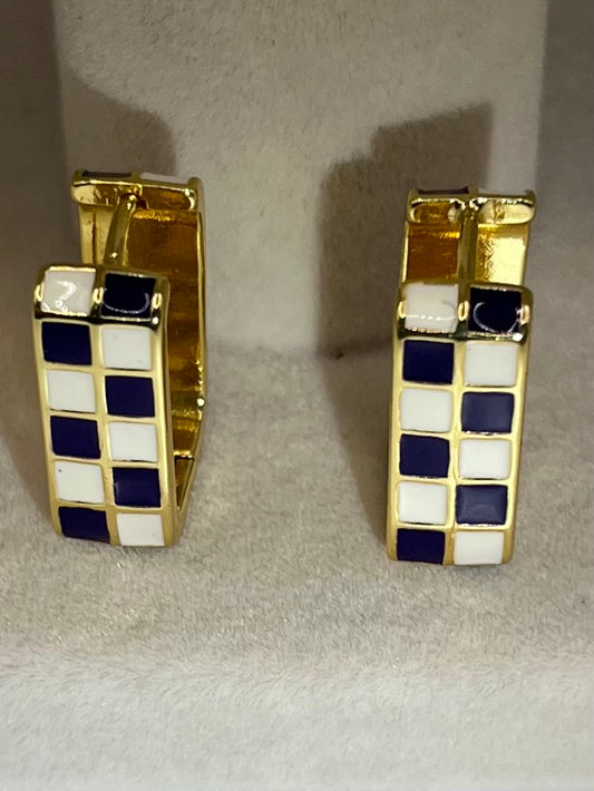 Rectangular Checkered Enamel Huggie