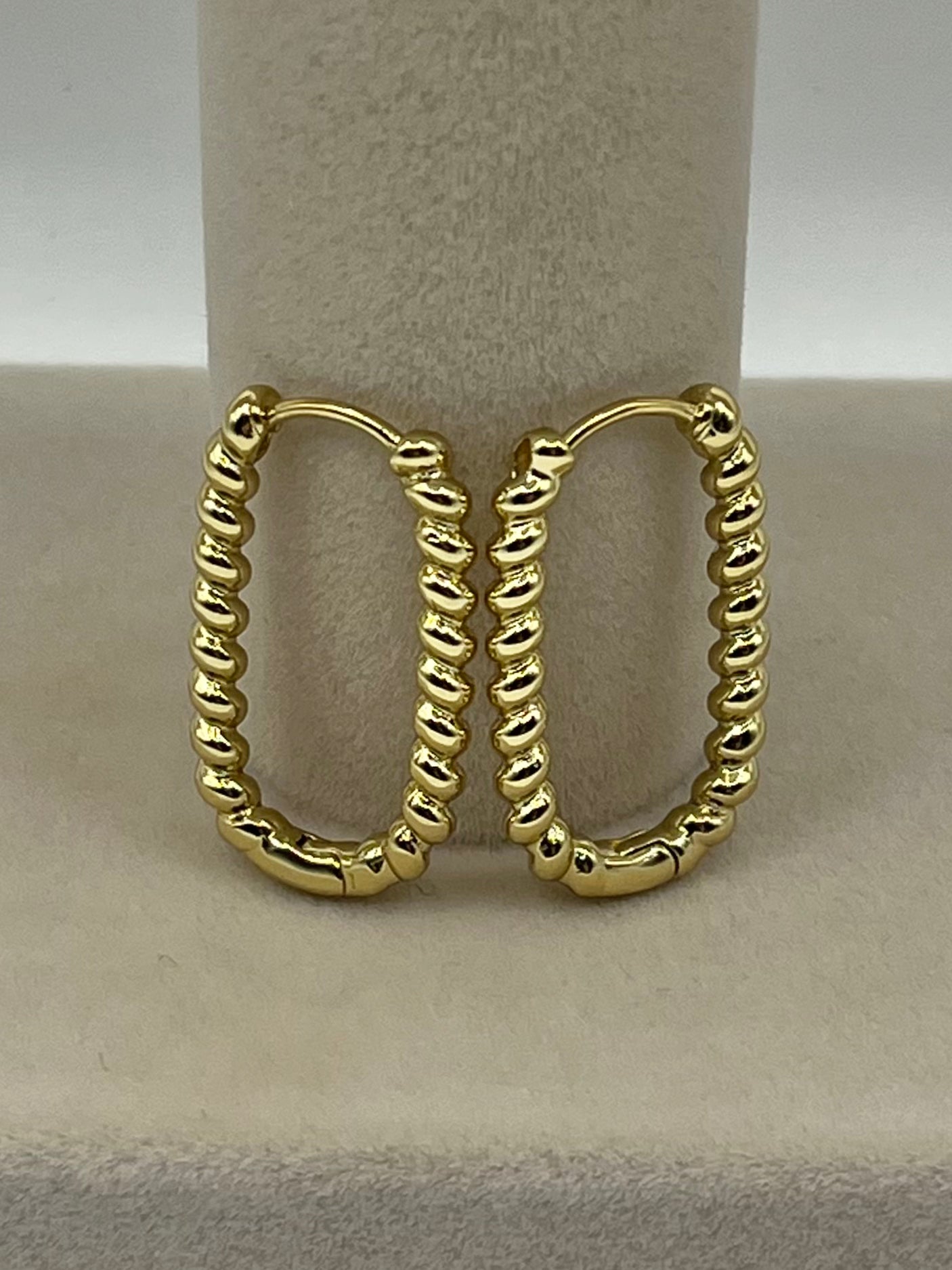 Spiral Rectangular Huggie