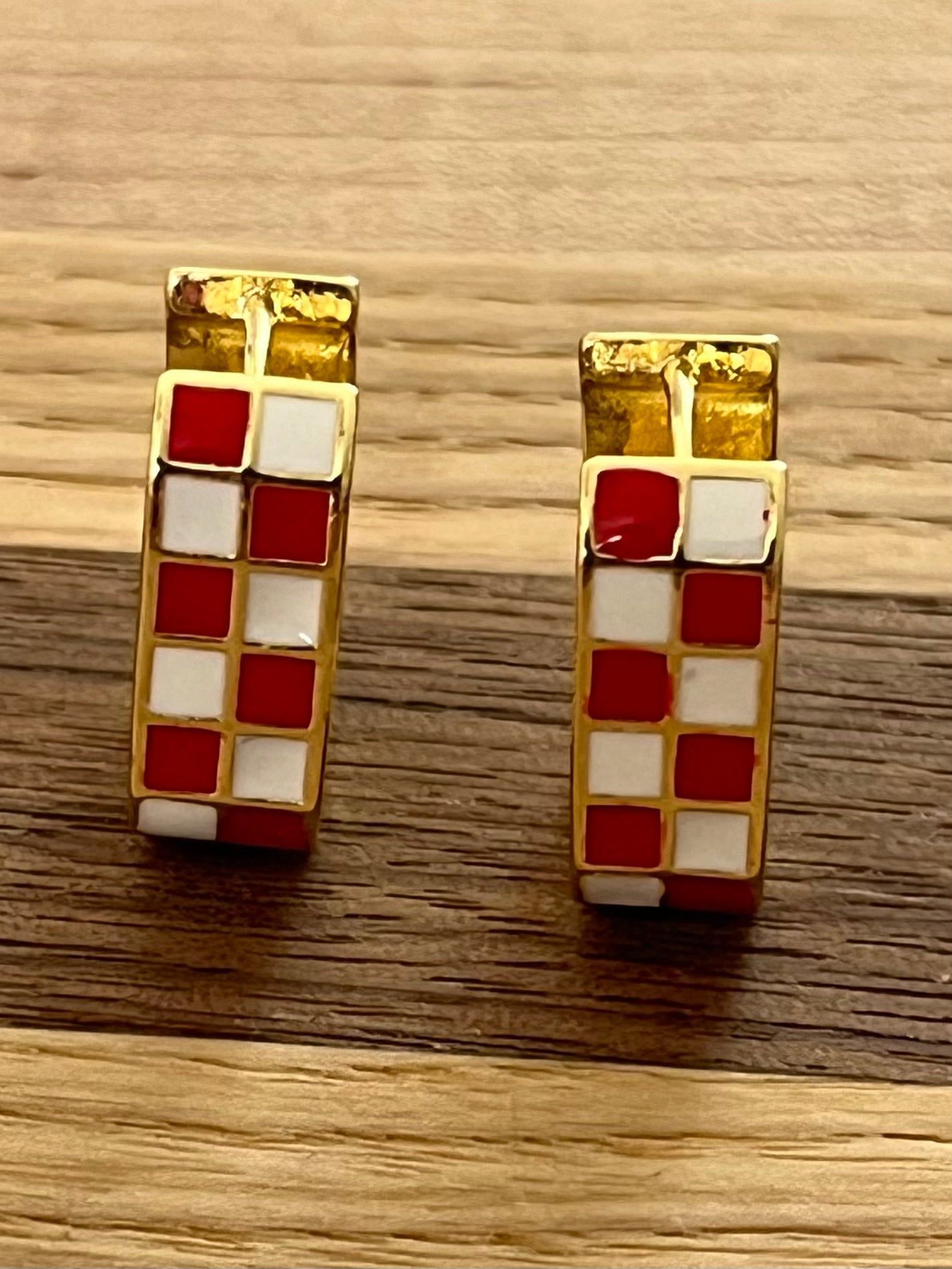 Rectangular Checkered Enamel Huggie