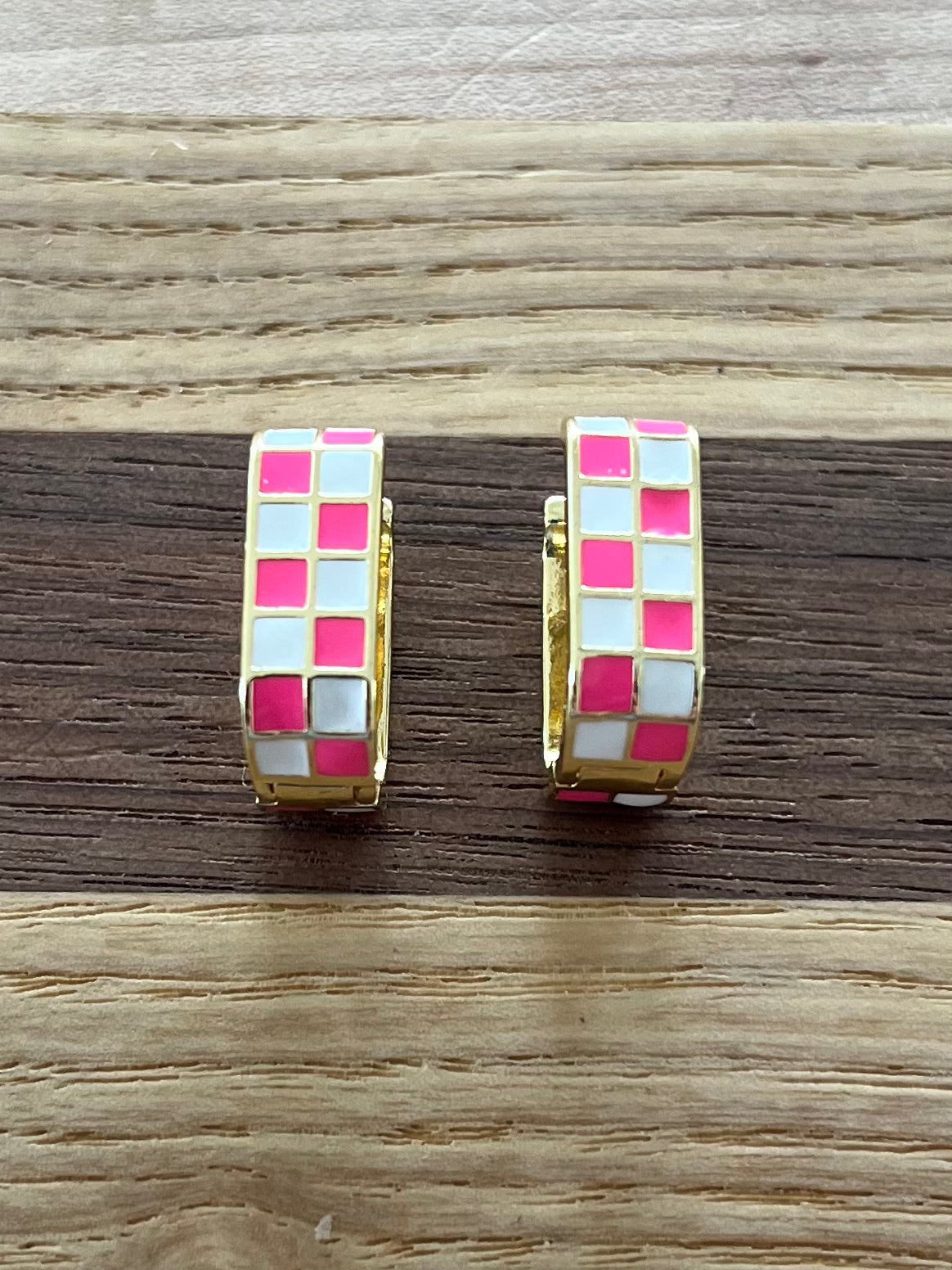 Rectangular Checkered Enamel Huggie