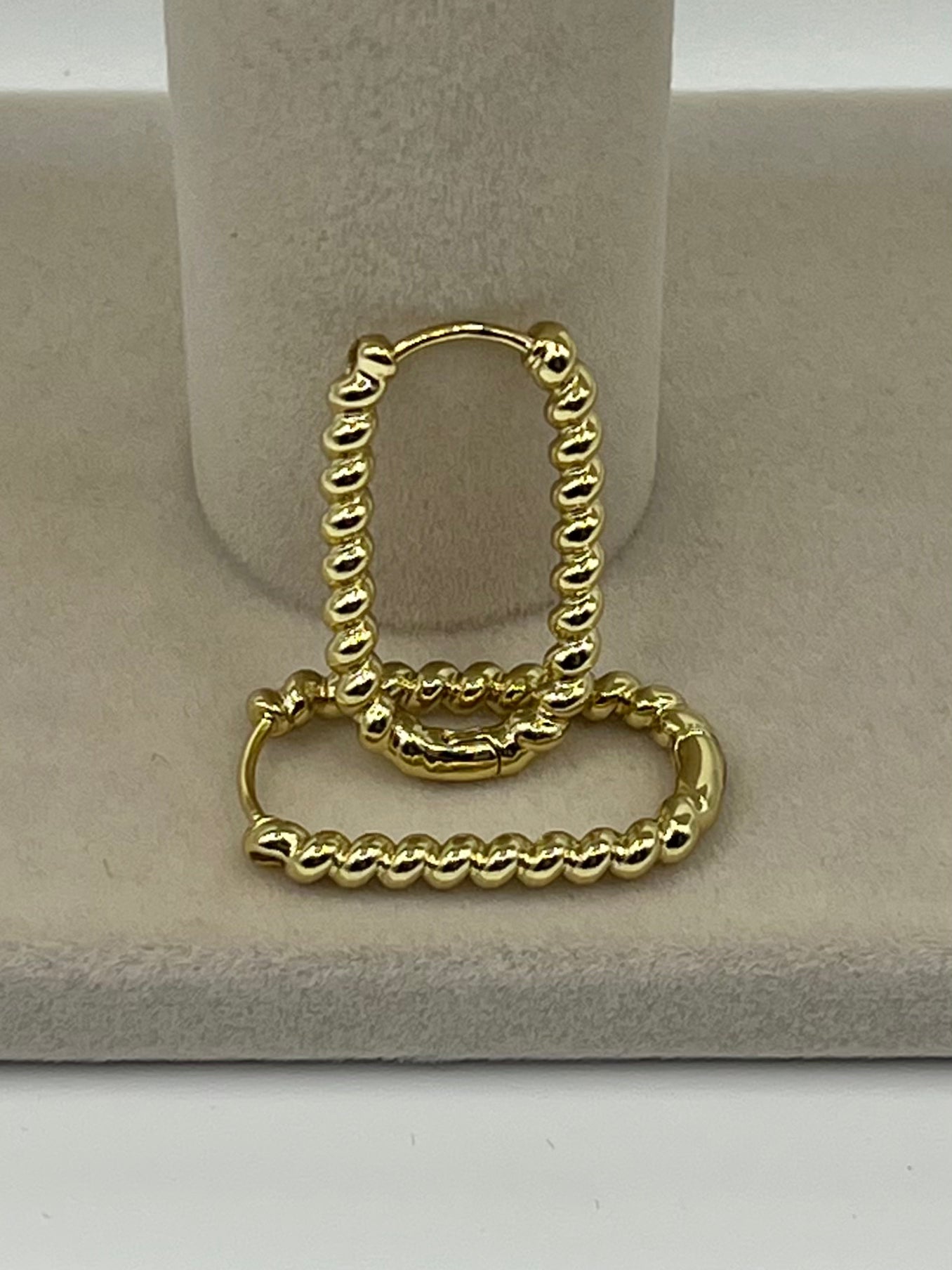 Spiral Rectangular Huggie