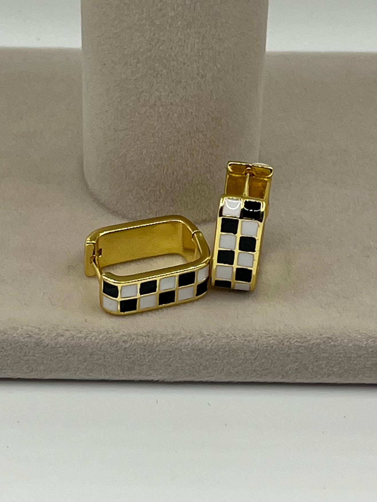 Rectangular Checkered Enamel Huggie