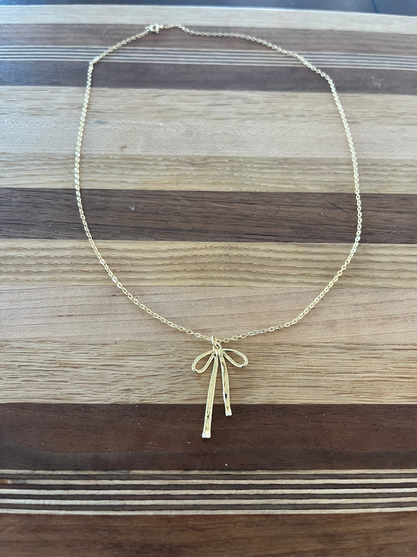Bow Necklace